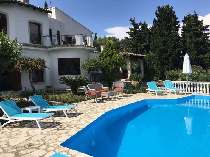 Image No.11-3 Bed House for sale