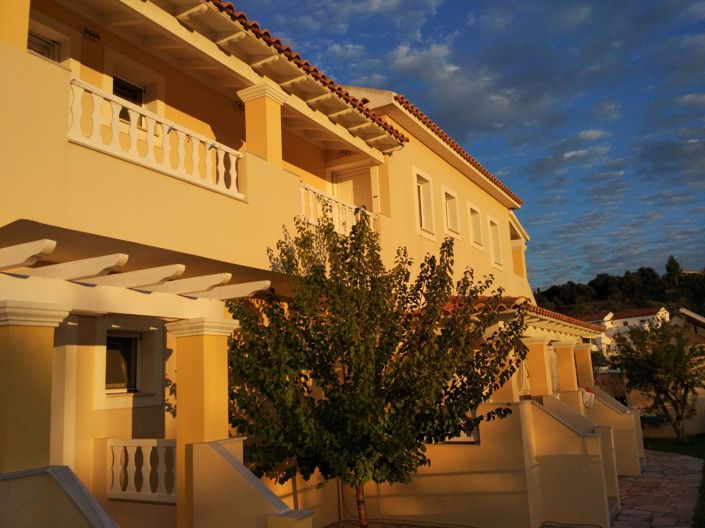 Image No.11-6 Bed House for sale