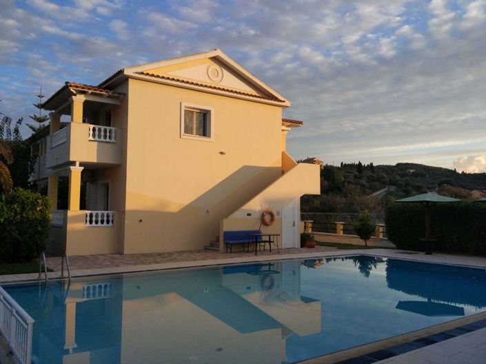 Image No.14-6 Bed House for sale