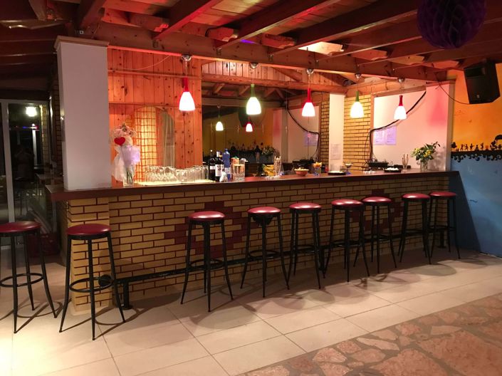 Image No.17-6 Bed House for sale