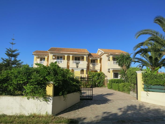 Image No.2-6 Bed House for sale