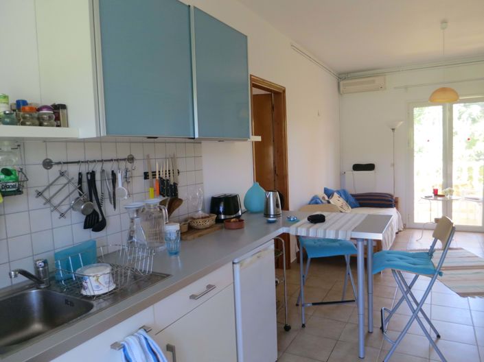 Image No.8-6 Bed House for sale