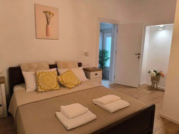 3dc99be2-f02b-4655-b4c8-5a2a5745553d