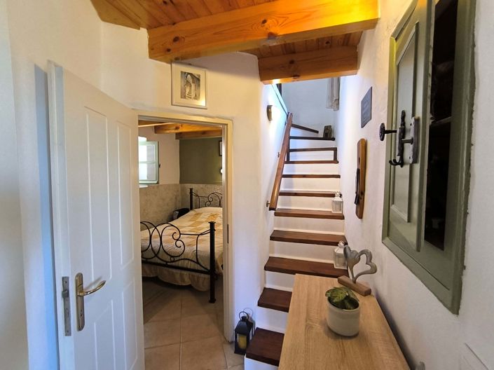 Image No.10-2 Bed House for sale