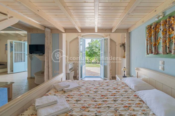 Image No.9-2 Bed House for sale