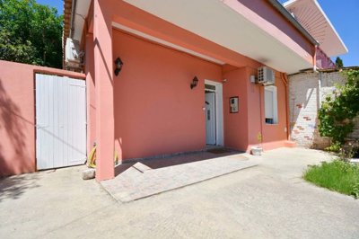 8c8770aa-4ffe-4fd4-8bda-1b688b6ee540