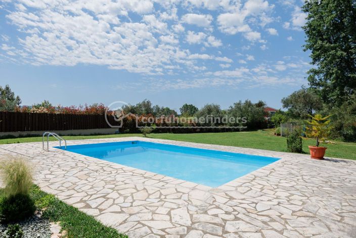 Image No.12-2 Bed House for sale