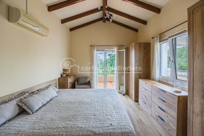 Image No.13-2 Bed House for sale