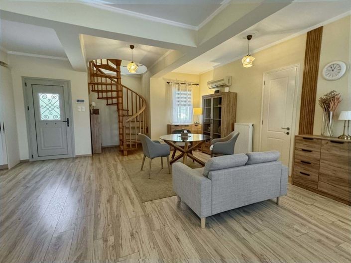 Image No.6-2 Bed House for sale