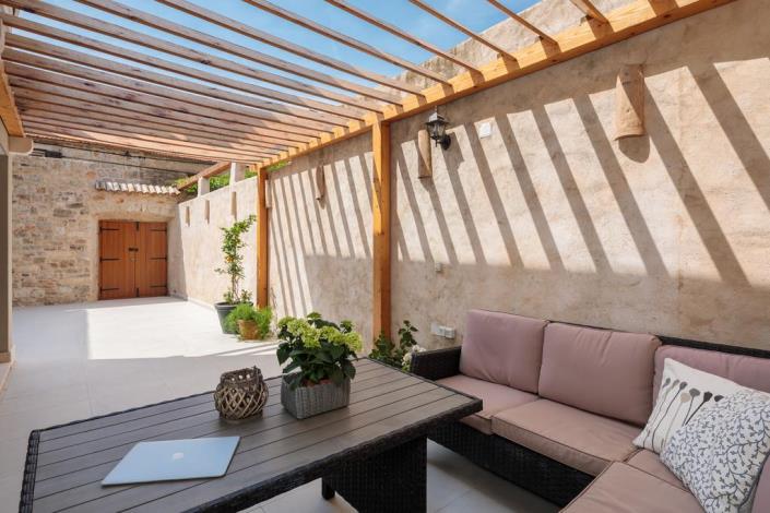 Image No.1-3 Bed Villa for sale