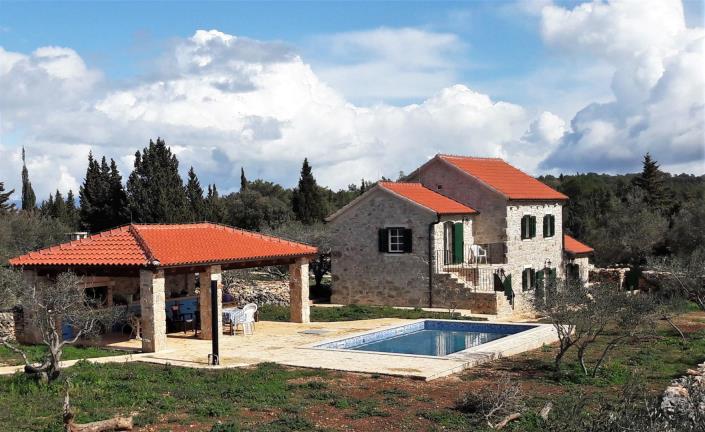 Image No.1-4 Bed Villa / Detached for sale