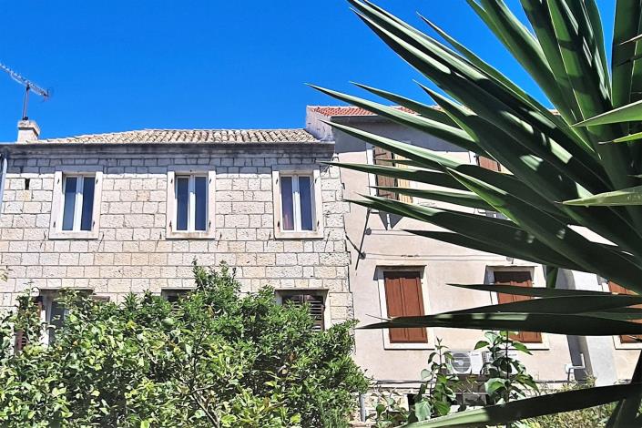 Image No.2-6 Bed House for sale