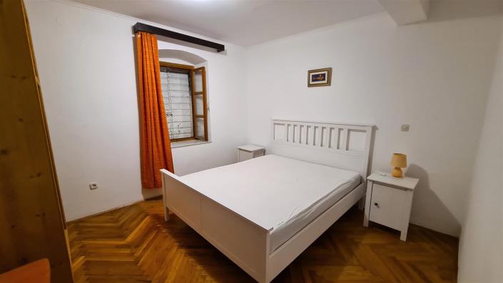 Image No.4-6 Bed House for sale