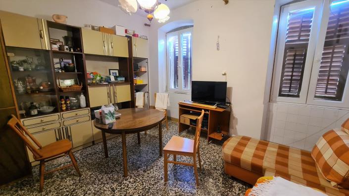 Image No.11-6 Bed House for sale