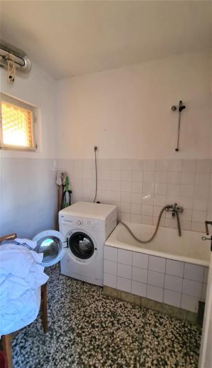 Image No.13-6 Bed House for sale