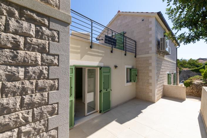 Image No.12-4 Bed Villa / Detached for sale