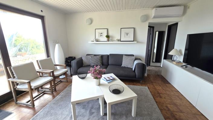 Image No.8-3 Bed House for sale