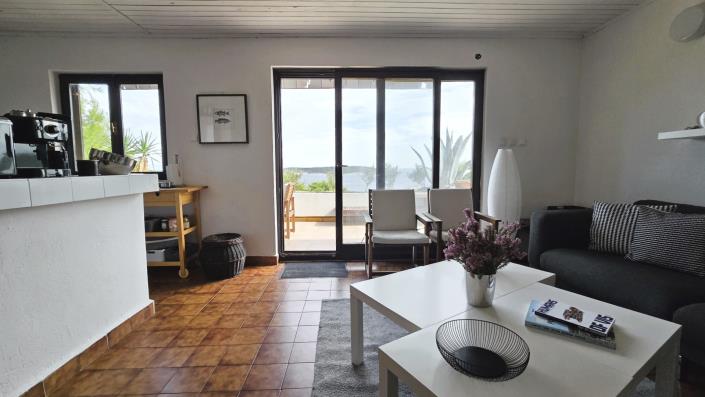 Image No.11-3 Bed House for sale