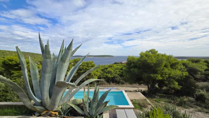 Image No.18-3 Bed House for sale