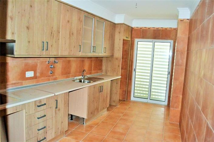 Image No.2-4 Bed House for sale