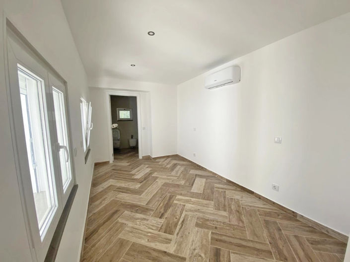 Image No.6-2 Bed Townhouse for sale