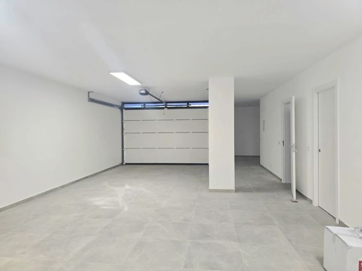 Image No.9-3 Bed Villa for sale