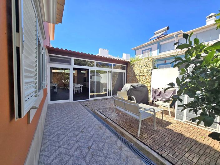 Image No.2-4 Bed Villa for sale