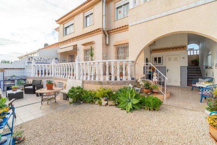 Image No.1-3 Bed House for sale