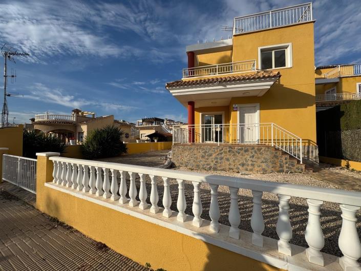 Image No.1-3 Bed Semi-Detached for sale
