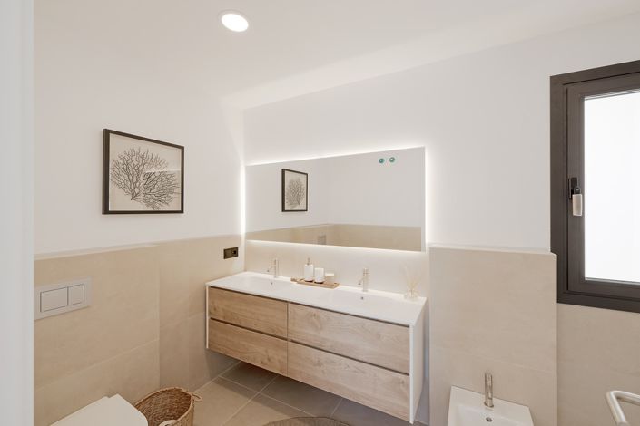 Image No.8-3 Bed Apartment for sale