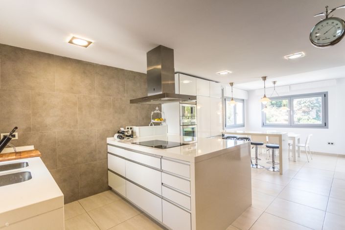 Image No.17-5 Bed Villa for sale