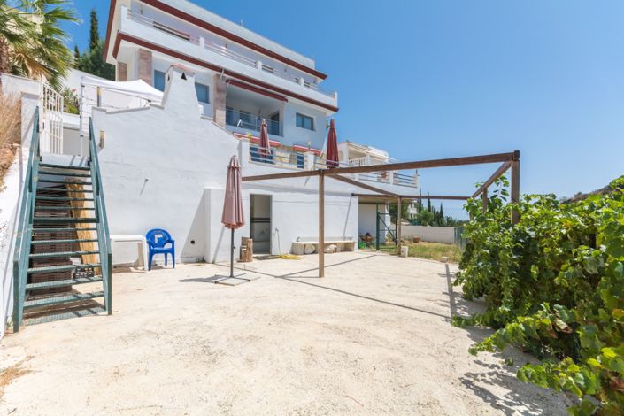 Image No.44-5 Bed Villa for sale