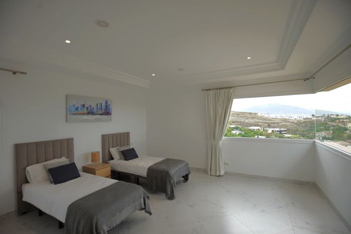 Image No.17-8 Bed Villa for sale