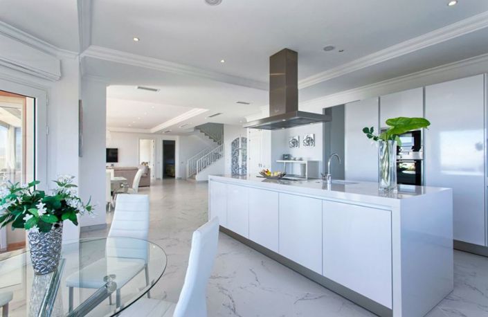 Image No.19-8 Bed Villa for sale