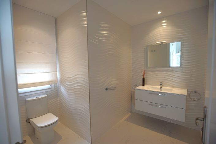 Image No.8-8 Bed Villa for sale