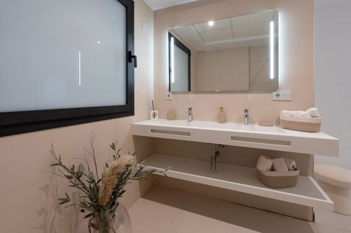 Image No.19-2 Bed Apartment for sale