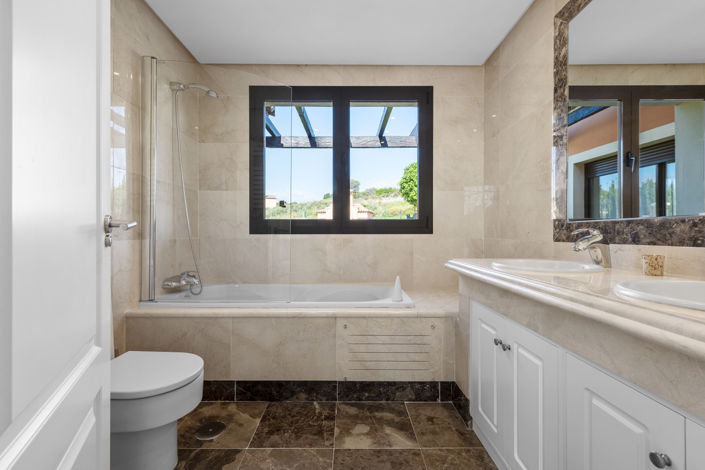 Image No.12-Villa de 3 chambres à vendre à Estepona