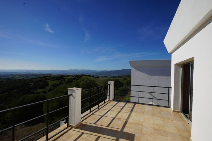 Image No.5-8 Bed Villa for sale
