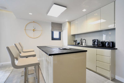 11-20939a0134ad724a8cb2a801094d15a4