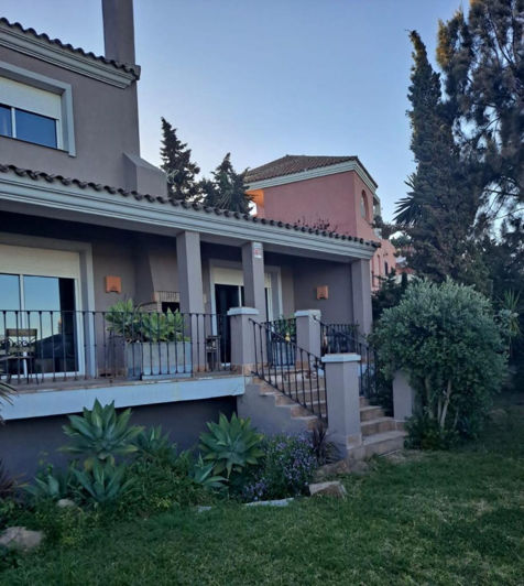 Image No.2-6 Bed Villa for sale