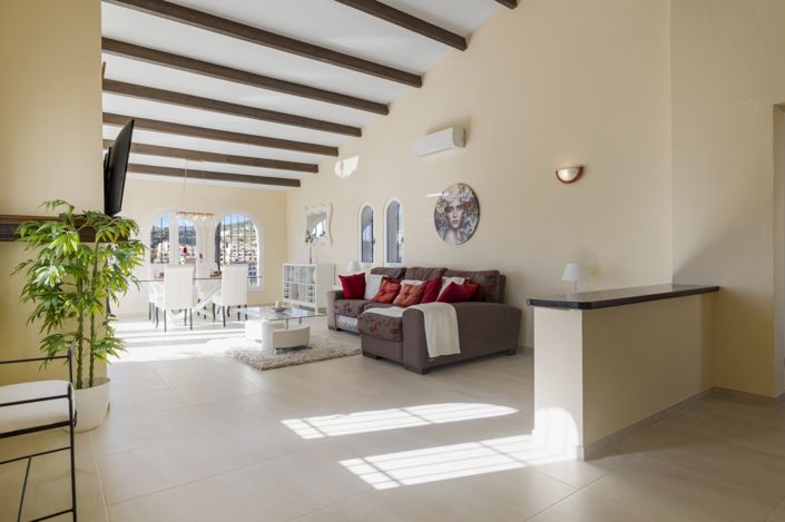 Image No.2-Villa de 4 chambres à vendre à Estepona