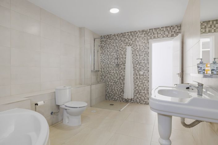 Image No.8-4 Bed Villa for sale