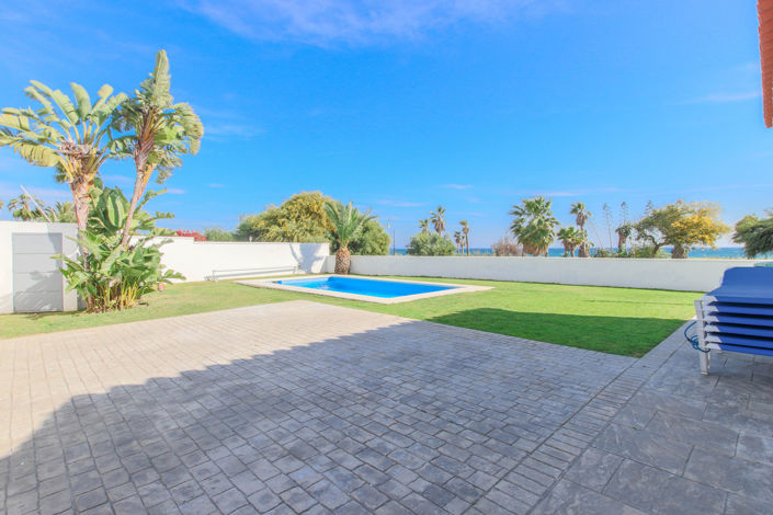 Image No.1-Villa de 3 chambres à vendre à Estepona