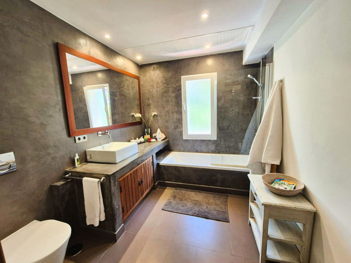 Image No.21-5 Bed Villa for sale