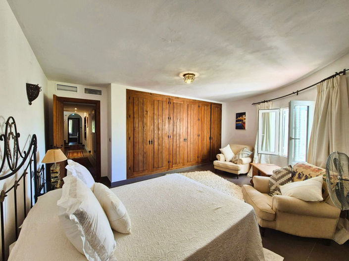 Image No.28-5 Bed Villa for sale