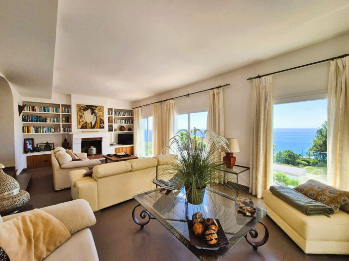 Image No.6-5 Bed Villa for sale