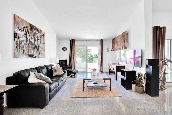 Image No.8-6 Bed Villa for sale