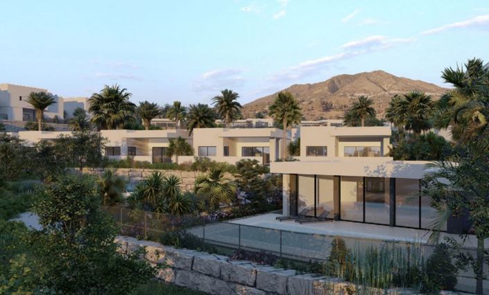 Image No.3-4 Bed Villa for sale