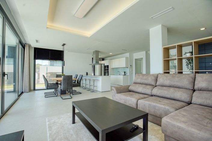 Image No.2-4 Bed Villa for sale