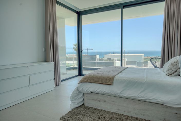 Image No.3-4 Bed Villa for sale